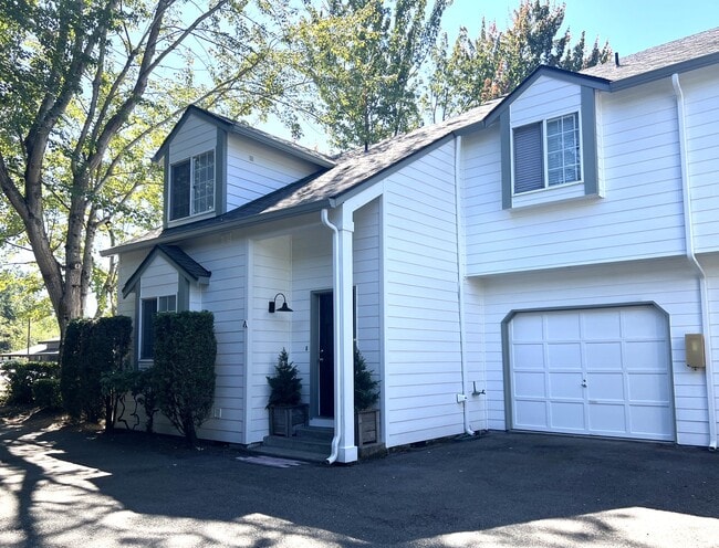 Building Photo - 131 23rd Ave SE
