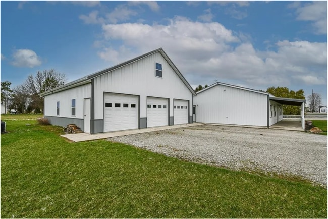 Building Photo - Three Bedroom Single Family Home in Flora ...