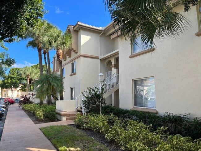 Foto del edificio - 18106 Glenmoor Dr