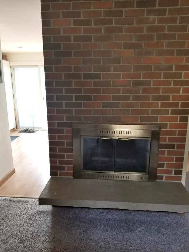 Building Photo - Kent east hill Ranch Rambler corner lot home, 3 bedroom 2 bath w/bonus room & large deck!