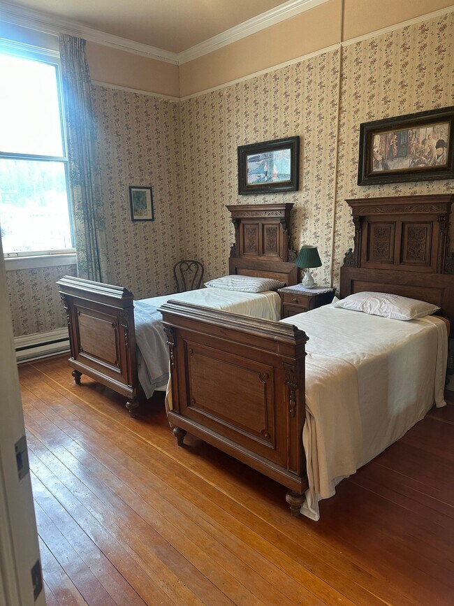 Foto del edificio - 304 6th St