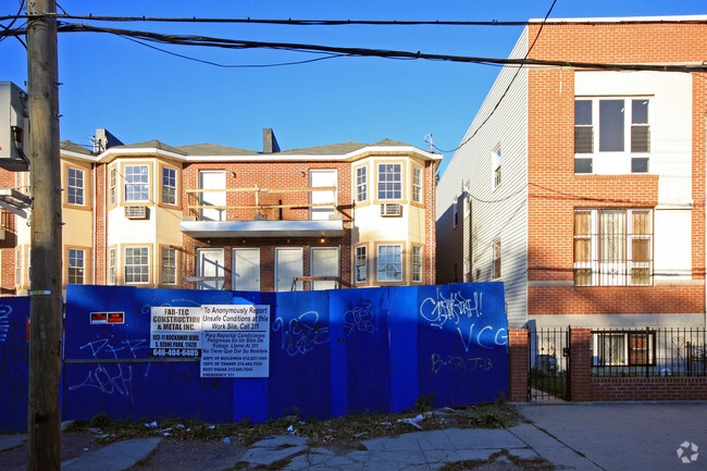 Building Photo - 402-422 Shepherd Ave