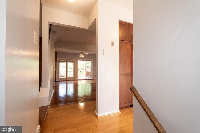 Building Photo - 3808 Swan House Ct