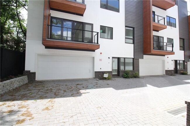 Building Photo - 367 Parkway Dr NE