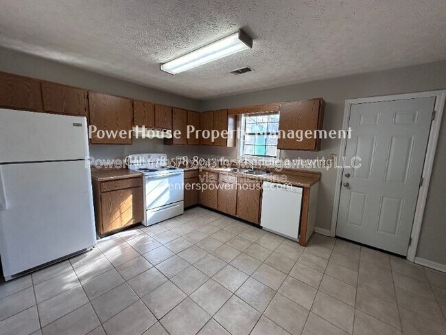 Foto del edificio - 502 Oakwood Ct