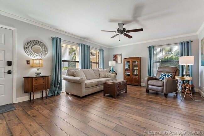 Foto del edificio - 671 SW South River Dr