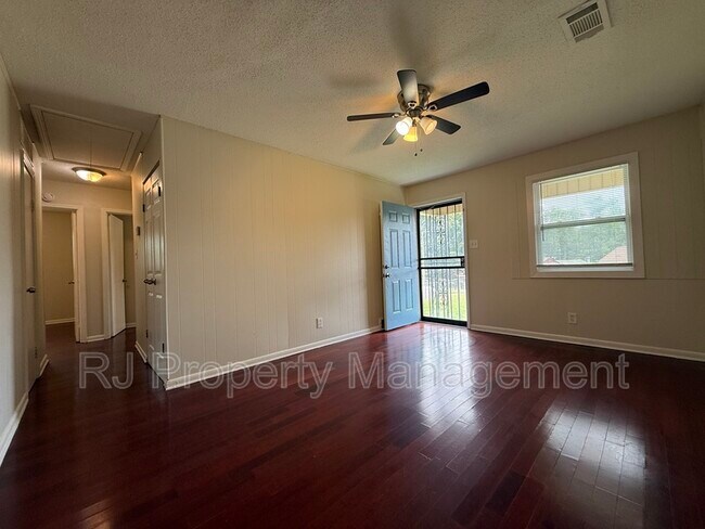 Foto del edificio - 4277 Falcon Cove