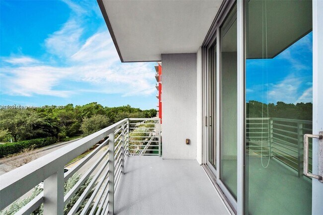 Foto del edificio - 7661 NW 107th Ave