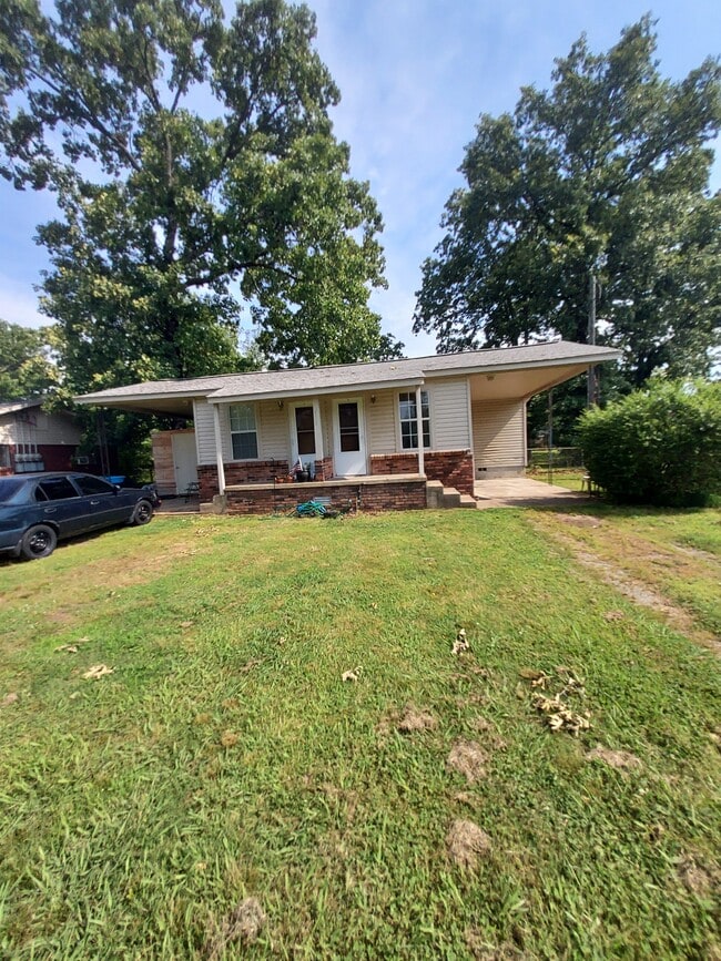 Building Photo - 2118 Hatcher Rd