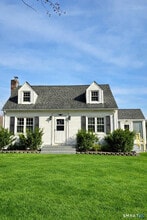 Building Photo - 2071 Middletown Ave