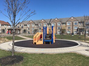 Building Photo - 3135 Boxford Cres