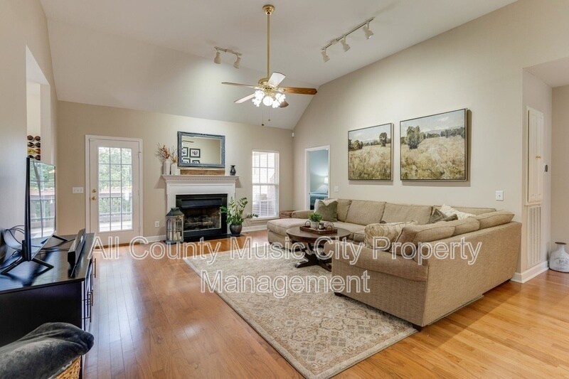 Primary Photo - 5108 Vineyard Point
