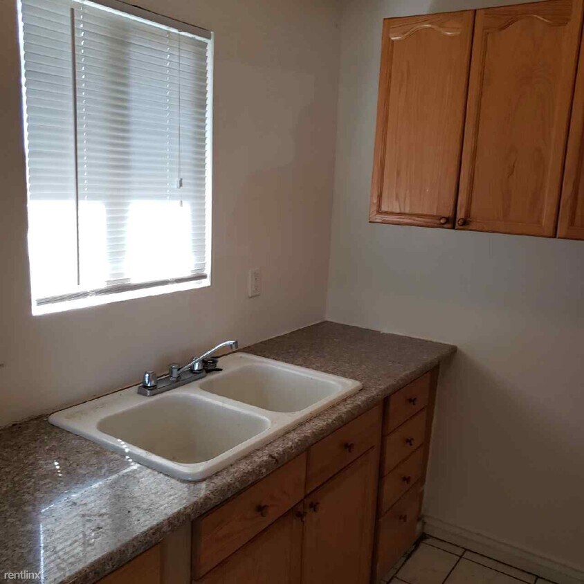 Building Photo - 2 br, 1 bath  - 2225 McCarran St Unit 3