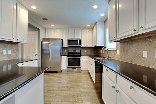 Building Photo - 3011 Tall Tree Ridge Way