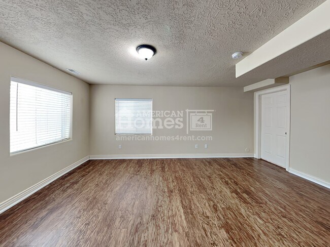 Building Photo - 1245 E 640 S