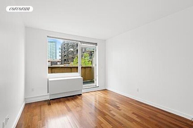 Building Photo - 2-40-40 51st Ave