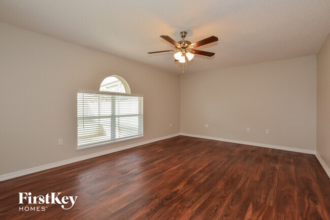 Building Photo - 128 Monterey Oaks Dr