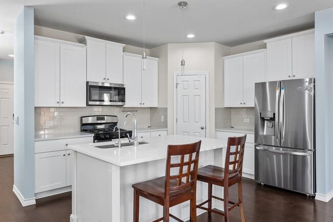 Building Photo - 12104 Cimaizon Dr