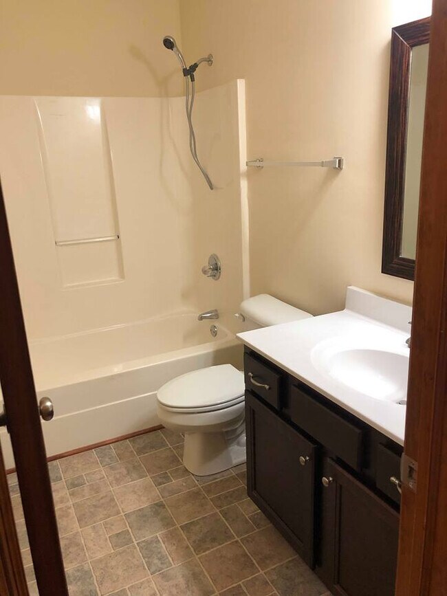 Building Photo - 3 BEDROOM, 2 BATH IN A BEAUTIFULLY UPDATED...