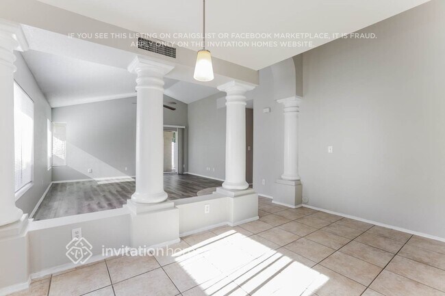 Building Photo - 7037 N 28th Dr