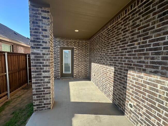 Building Photo - 2333 Larimar Dr