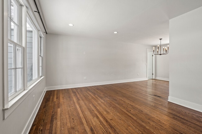 Building Photo - 5527 Linden St