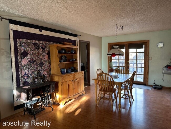 Building Photo - 3 br, 2 bath House - 915 Mountain View Dr