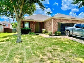 Building Photo - 493 Hunters Ridge Dr