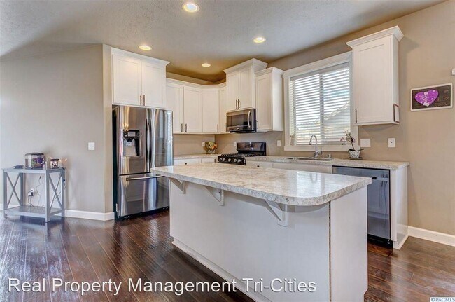Foto del edificio - 3 br, 2 bath House - 4015 St. Paul