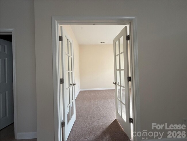 Building Photo - 9315 Rosalyn Glen Rd