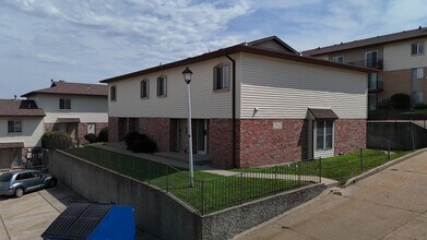 Building Photo - 829 Southwest Blvd