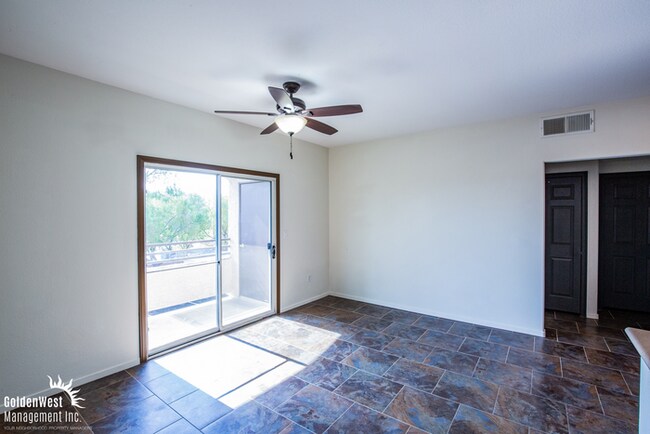 Foto del edificio - Stylish Upstairs 2Bdm 2Ba Condo in a Desir...