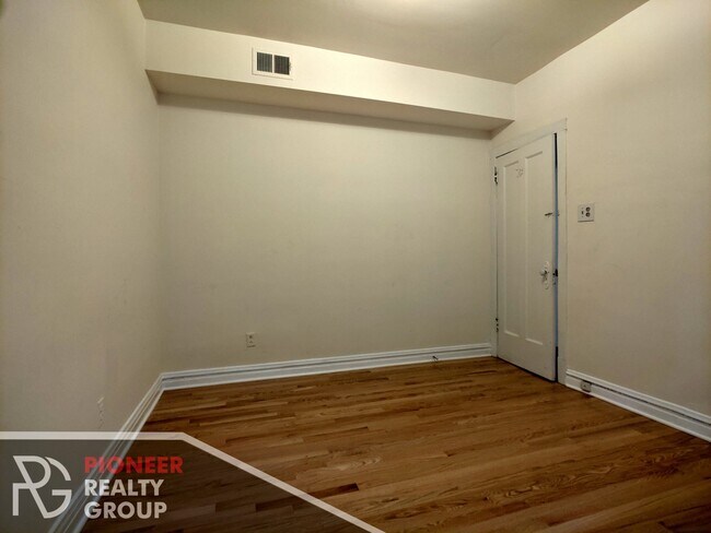 Foto del edificio - 3523 N Broadway St