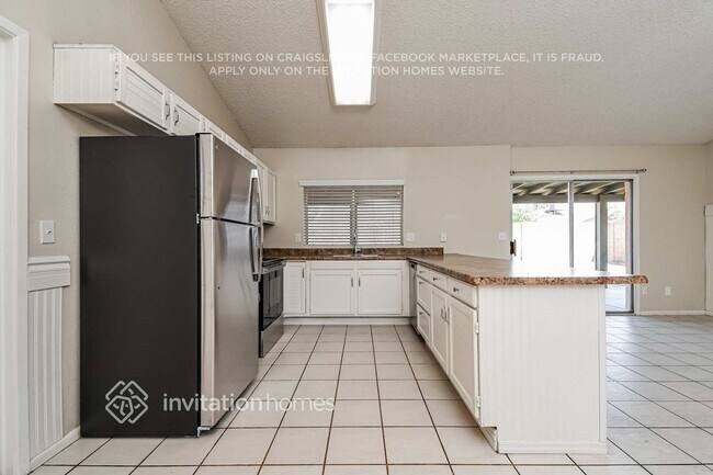Foto del edificio - 128 W Indigo St