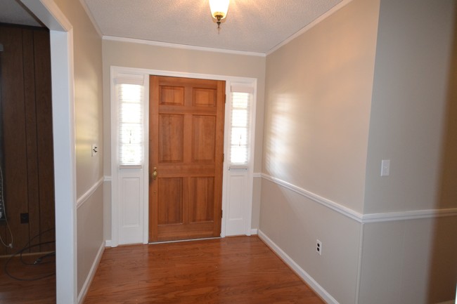 Building Photo - 739 Peniel