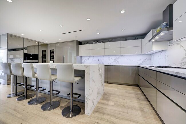 Foto del edificio - 3433 Westheimer Rd