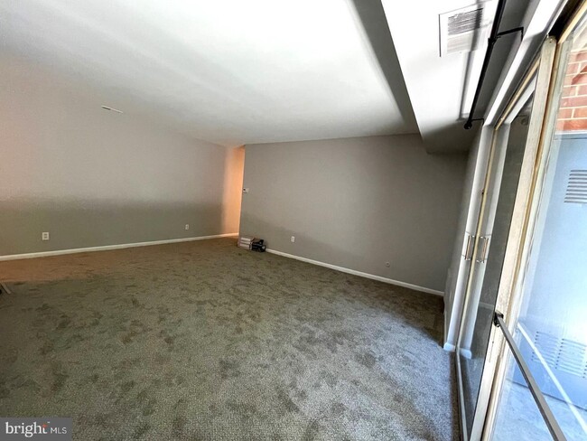 Building Photo - 222 Echelon Rd