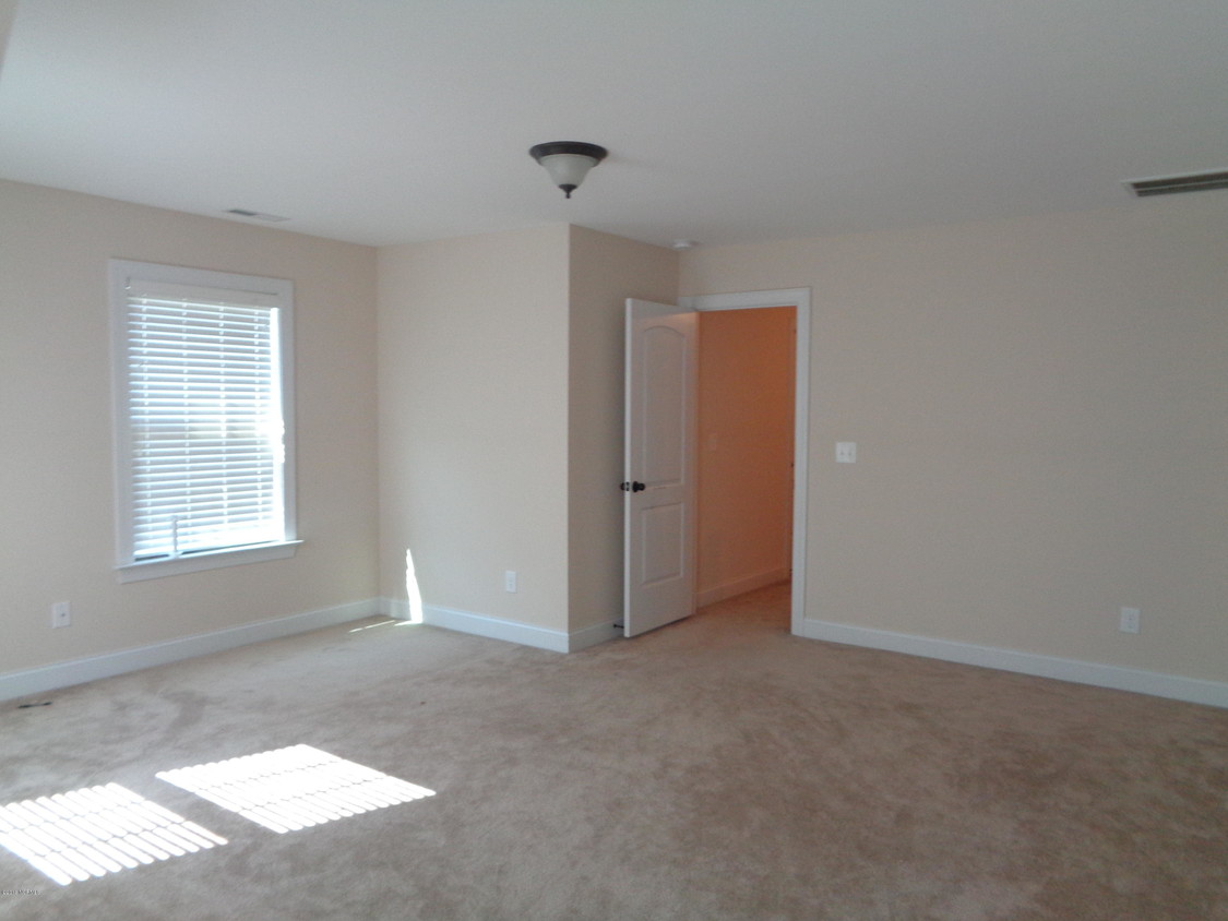 Building Photo - 111 Summer Rest Trail