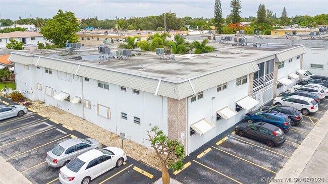 Foto del edificio - 1300 N 17th Ave