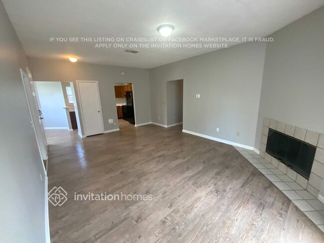Building Photo - 1651 Ashwood Cir