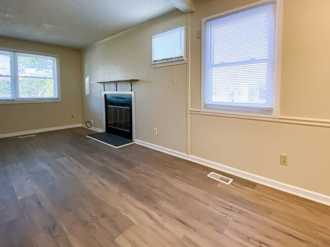 Building Photo - 413 A Yates Aly