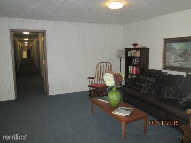 Building Photo - 815 Duke Dr