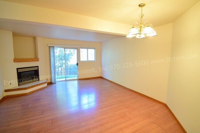 Foto del edificio - 2929 Ross Dr