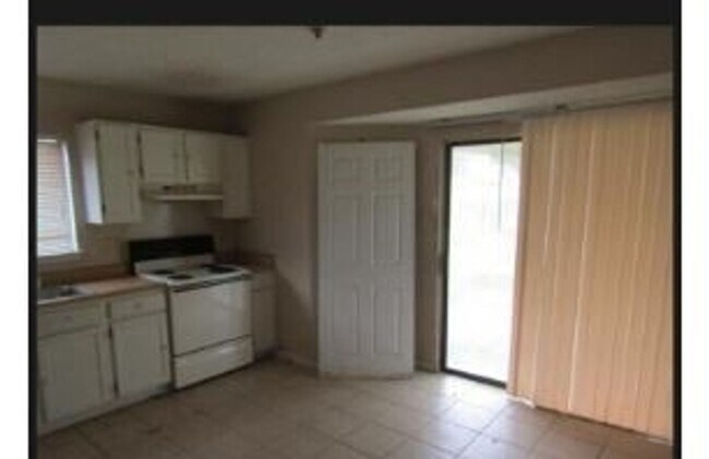 Building Photo - Charming 3BR House in San Antonio