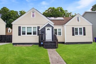 Building Photo - 3126 Marne Ave