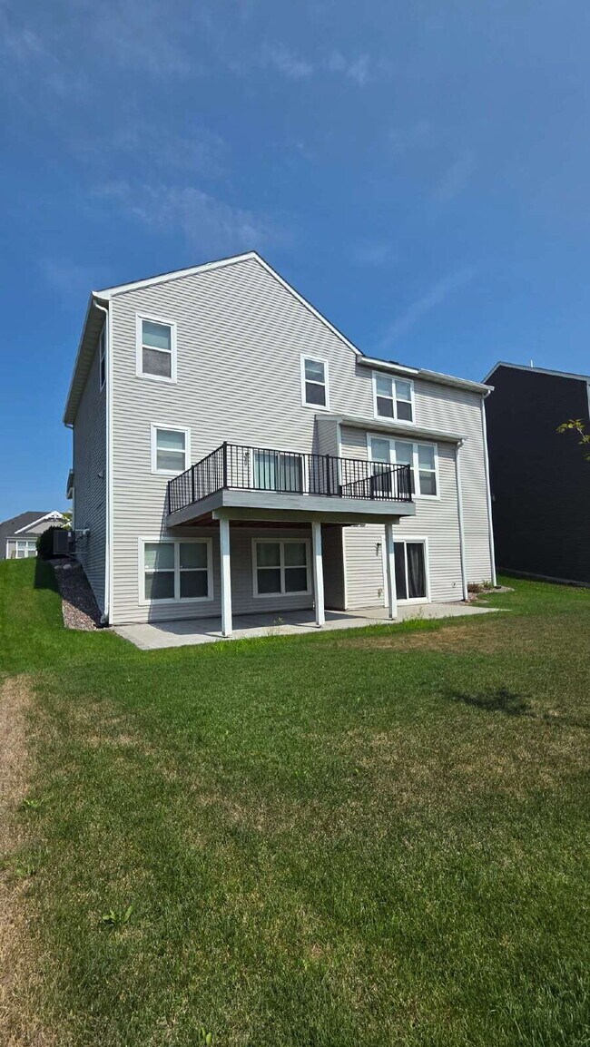 Foto del edificio - New build in New Brighton - 3 bedrooms in Mounds View School District MOVE IN READY