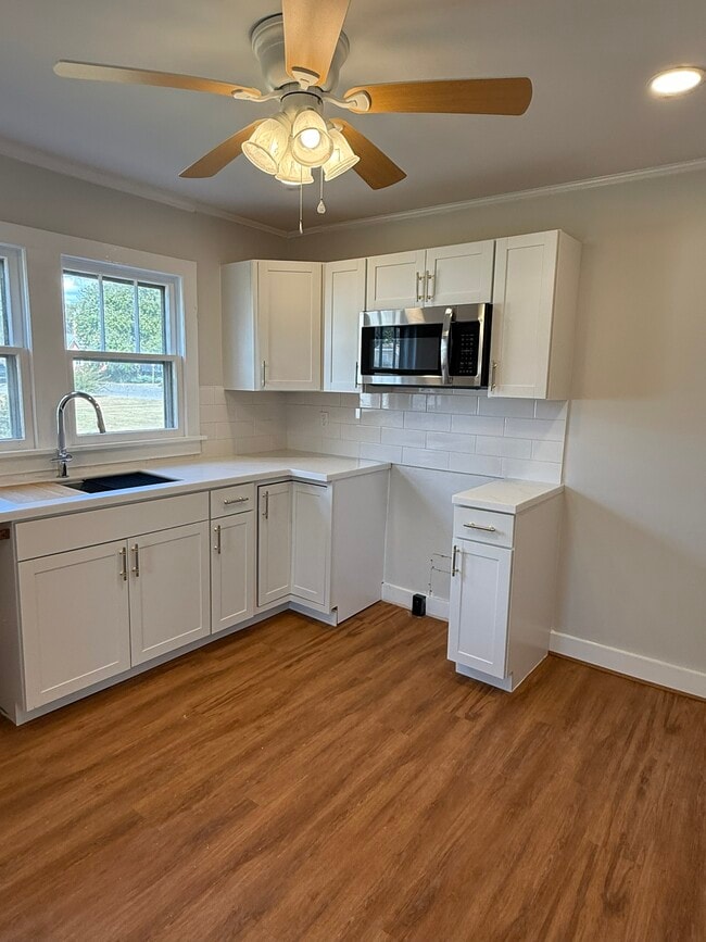 Imagen de cocina 1 - 205 44th Ave N