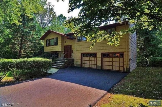 Building Photo - 552 Stevens Ave