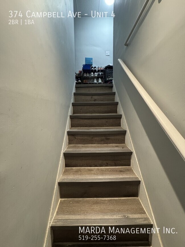 Photo du bâtiment - COZY 1+1 BED/ 1 BATH UPPER UNIT WEST END ALL-INCLUSIVE!