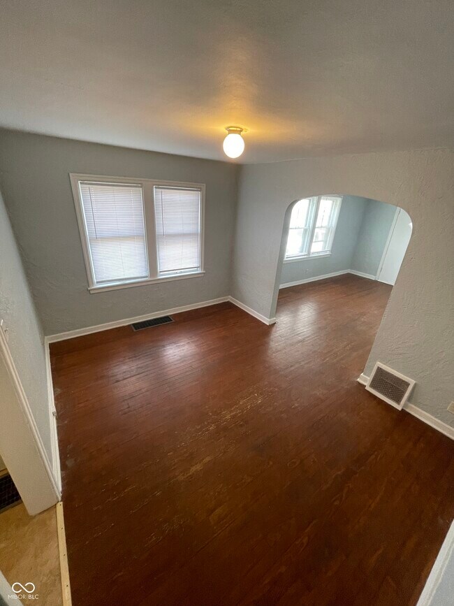 Foto del edificio - 5324 Winthrop Ave